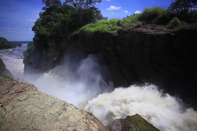7-Day Uganda Adventure Safari - Midrange Lodges - Day 7: The equator stop and the return to Entebbe