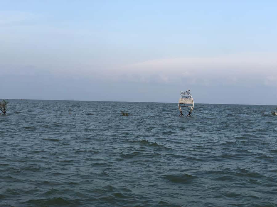 Entebbe: Equatar Line Tour & Victoria Lake Sunset Boat Ride - Guides Amos, Jude, and the quality of the commentary