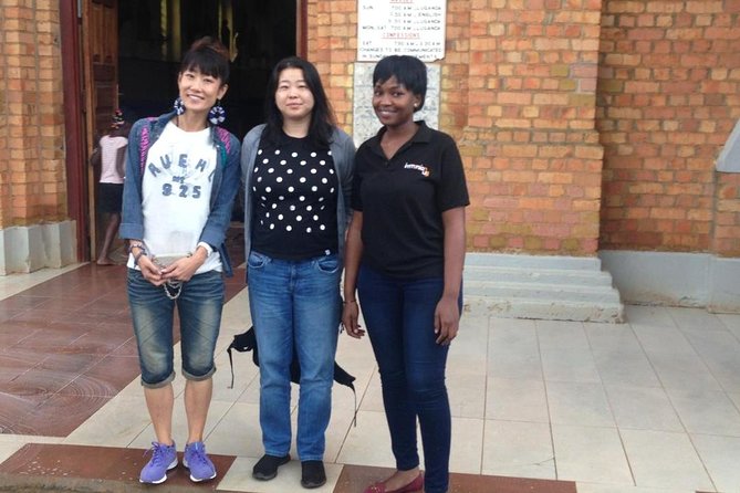 Entebbe Walking Tour (3 Hours) with Zoo and Botanical Gardens Options - Who gets the best value from $25