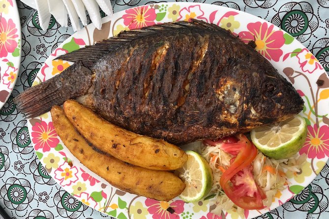 Fishing Village Food Tour & Luwombo Stop - From Kampala snacks to a Lake Victoria lunch