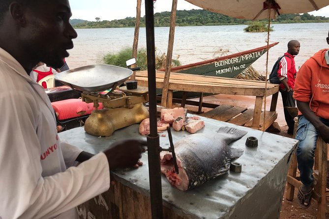 Fishing Village Food Tour & Luwombo Stop - Markets and eateries beside Lake Victoria