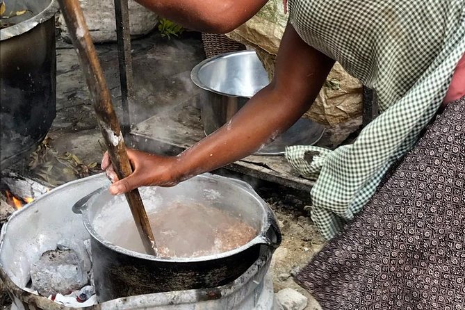 Fishing Village Food Tour & Luwombo Stop - Choosing the fishing dock or quiet lake time