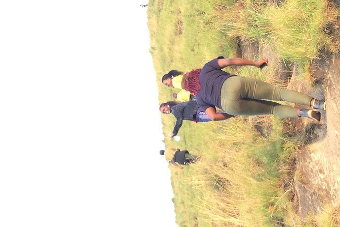 Gorilla trekking - Day 3: The long return and a quick equator photo