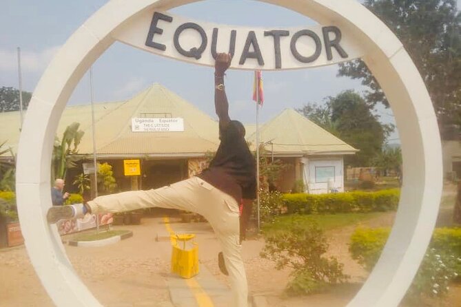 Half Day Equator Tour - The real appeal: proving you are on the equator