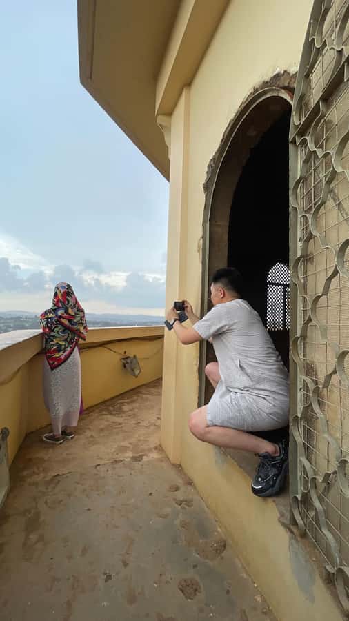 Kampala: Female-Guided Walking Tour - A short stop at an unnamed local site