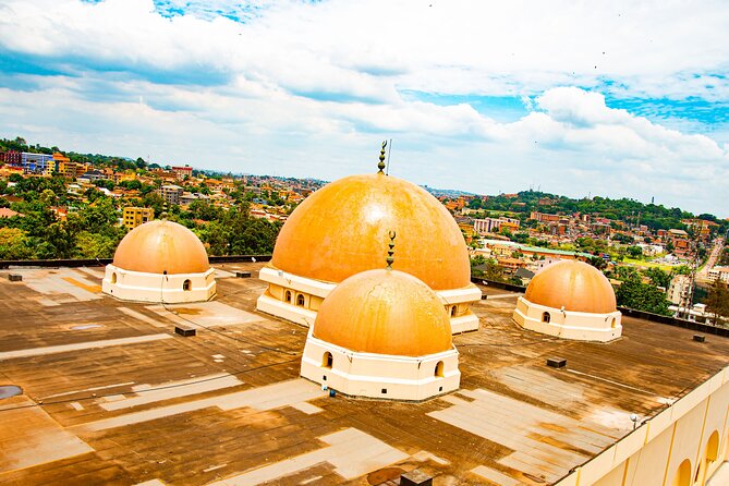 Safe Motorbike Tour in Kampala (Boda Boda Tour) - Seeing Kampala’s food supply at Kalerwe Market