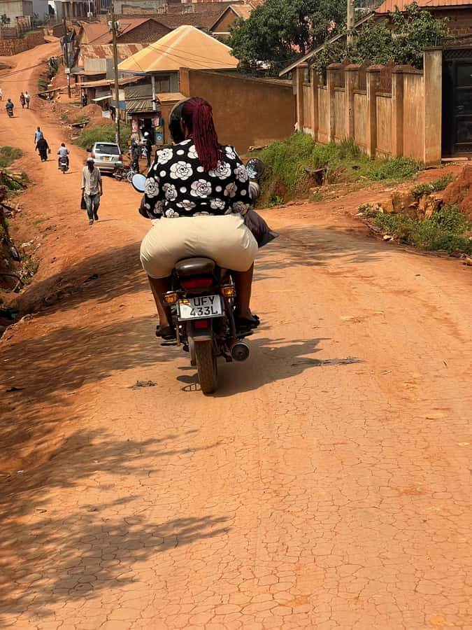 The best Kampala walking experience tour - Bagala Craft Market and the choice to shop